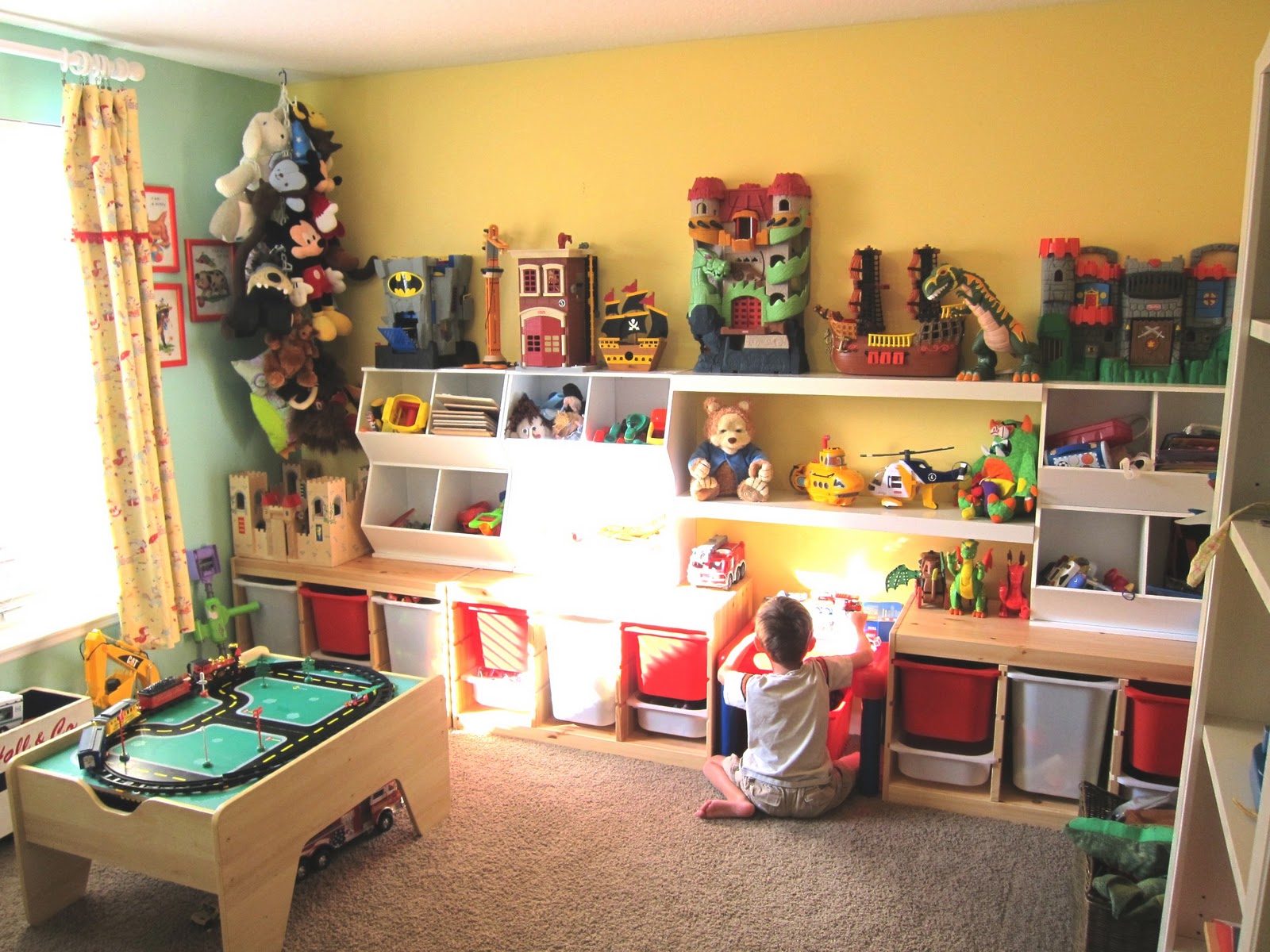 اسباب بازی ها و اتاق کودک