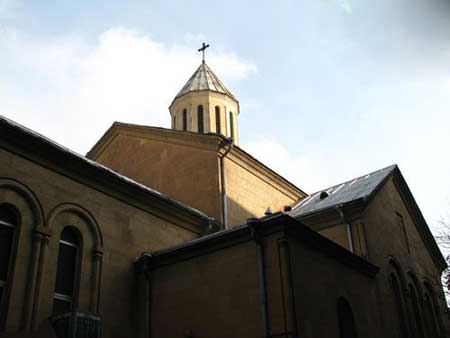 کلیسا و کلیسای حضرت مریم در خیابان میرزا کوچک خان تهران