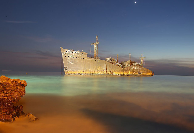 جزیره‌ی کیش و کشتی یونانی