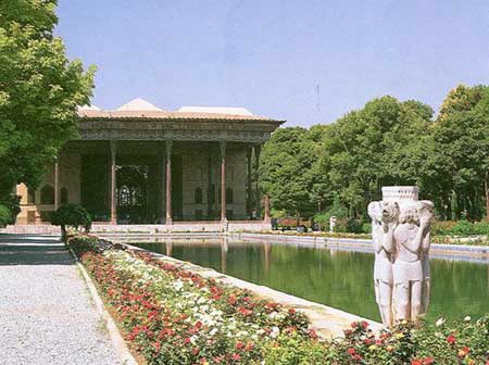 باغ‌های ایرانی و باغ پاسارگاد