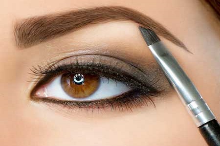 7 ترفند آرایشی برای خانم های چشم قهوه ای
