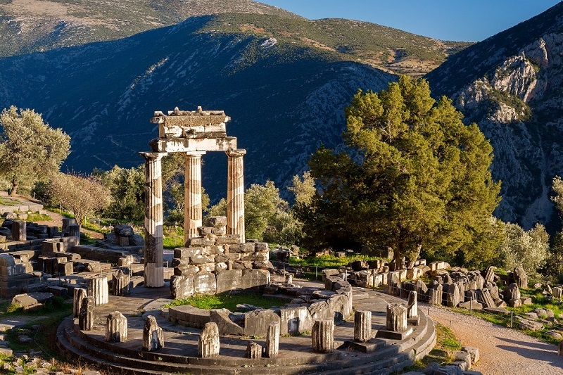 معبد دلفی در یونان