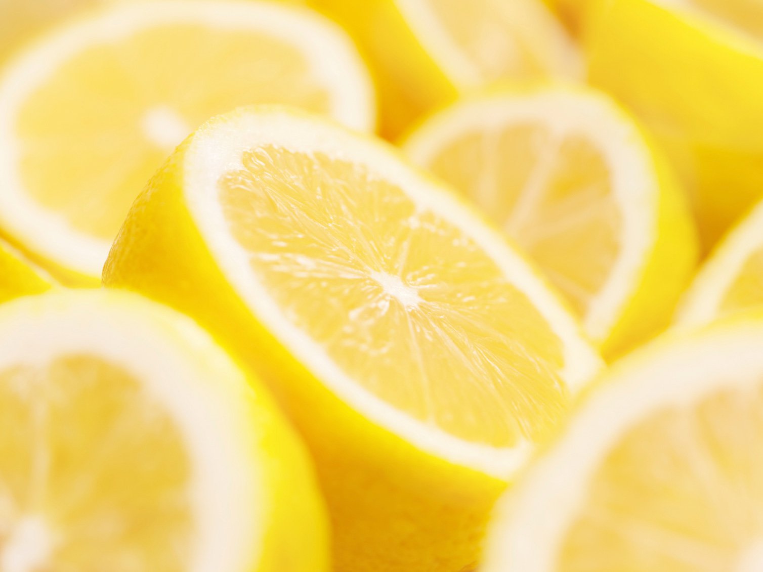 از بین بردن بوی غذا با لیمو