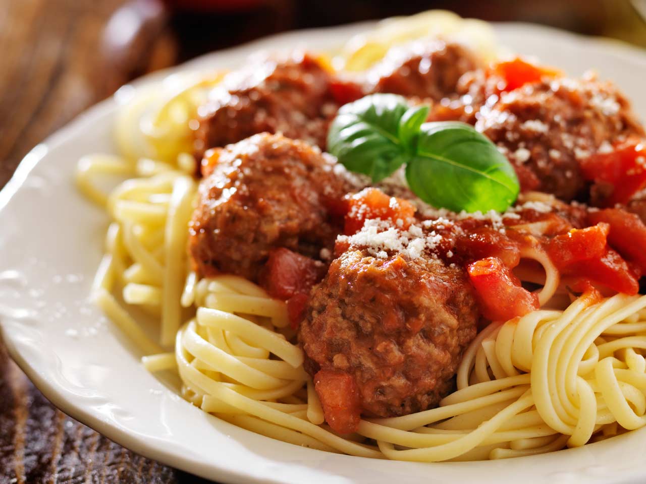 اسپاگتی ایتالیایی با گوشت قلقلی