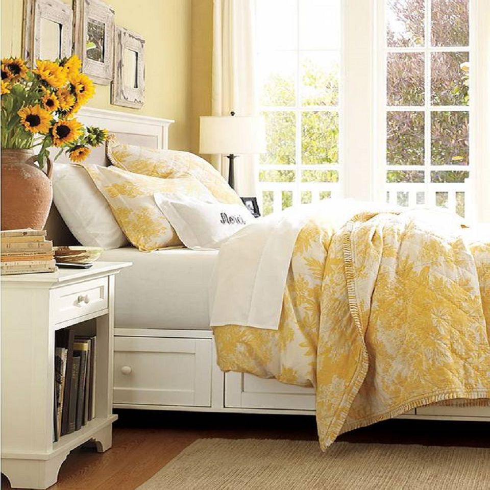 رنگ زرد و سفید در دکوراسیون اتاق خواب