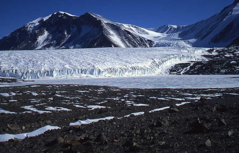 یخچال کانادا و یخچال‌های طبیعی