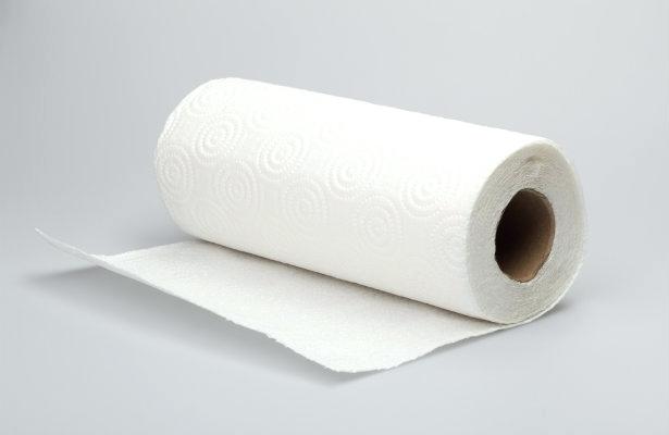 استفاده از دستمال کاغذی در نظافت خانه