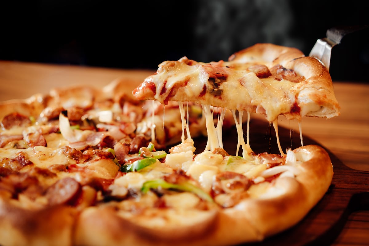 معرفی انواع پنیر پیتزا